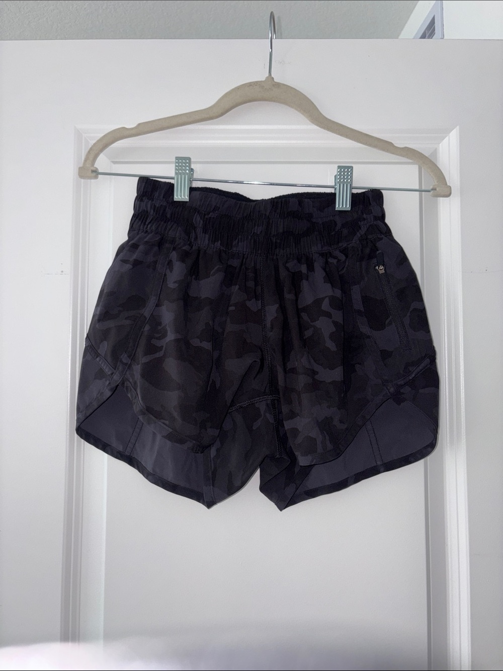 Lululemon Hotty Tot Lined Running Shorts